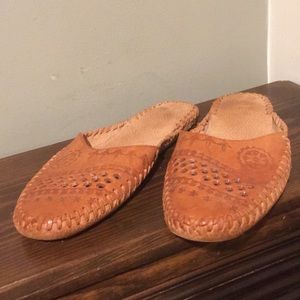 Lightweight men’s slippers